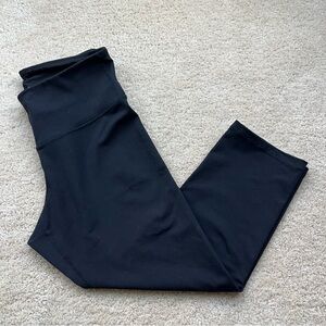 Old Navy Active Go Dry Black Compression Capri Legging - Size L - VGUC - Stretch